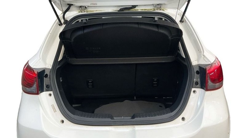 2019 Mazda Mazda2 in white — photo 10 of 14