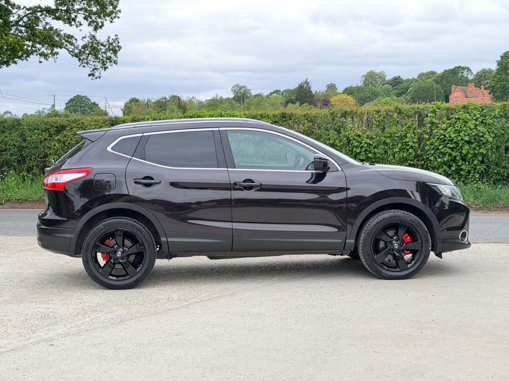 USED 2017 66 NISSAN QASHQAI 1.2 DIG-T N-Connecta SUV 5dr Petrol XTRON 2WD Euro 6 (s/s) (115 ps) 8 Services|Roof|SatNav|Sensors|360 View Reversing Camera|