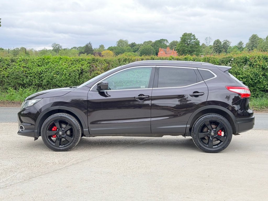 USED 2017 66 NISSAN QASHQAI 1.2 DIG-T N-Connecta SUV 5dr Petrol XTRON 2WD Euro 6 (s/s) (115 ps) 8 Services|Roof|SatNav|Sensors|360 View Reversing Camera|