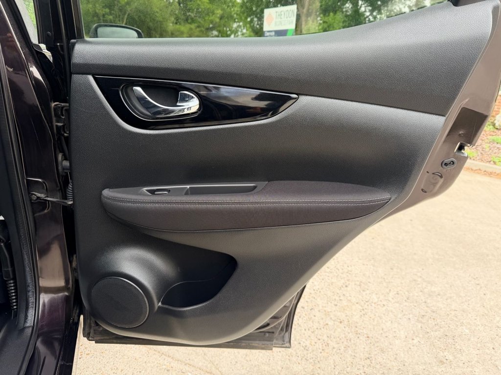 USED 2017 66 NISSAN QASHQAI 1.2 DIG-T N-Connecta SUV 5dr Petrol XTRON 2WD Euro 6 (s/s) (115 ps) 8 Services|Roof|SatNav|Sensors|360 View Reversing Camera|