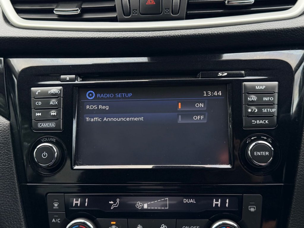 USED 2017 66 NISSAN QASHQAI 1.2 DIG-T N-Connecta SUV 5dr Petrol XTRON 2WD Euro 6 (s/s) (115 ps) 8 Services|Roof|SatNav|Sensors|360 View Reversing Camera|