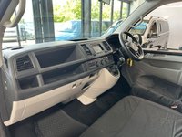 USED 2018 18 VOLKSWAGEN TRANSPORTER SHUTTLE 2.0 TDI BlueMotion Tech SE Minibus Double Cab 5dr Diesel Manual FWD LWB Euro 6 (s/s) (102 ps) 