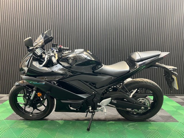 View our YAMAHA R3