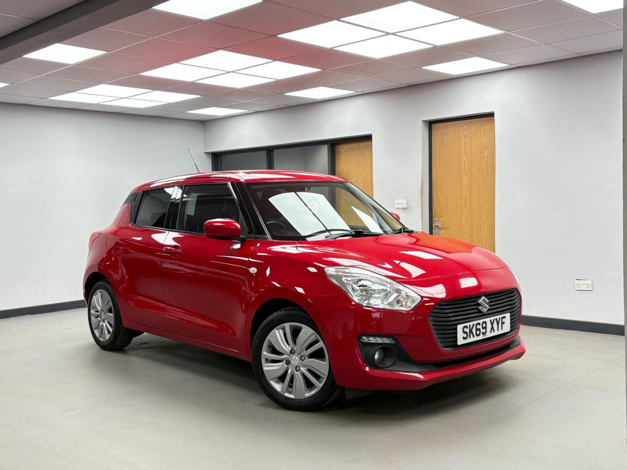 2019 SUZUKI SWIFT