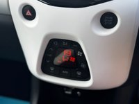 USED 2015 15 PEUGEOT 108 1.2 PureTech Roland Garros Top! 3dr Petrol Manual Euro 6 (82 ps) Bluetooth,rev cam,auto lights,