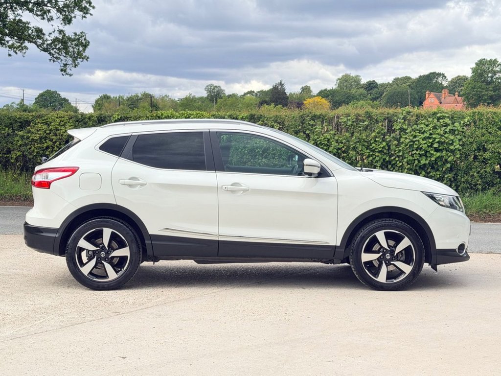 USED 2017 17 NISSAN QASHQAI 1.2 DIG-T N-Vision SUV 5dr Petrol Manual 2WD Euro 6 (s/s) (115 ps) 