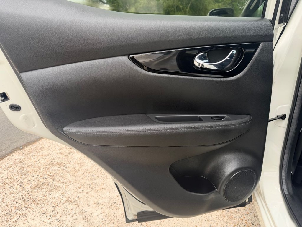 USED 2017 17 NISSAN QASHQAI 1.2 DIG-T N-Vision SUV 5dr Petrol Manual 2WD Euro 6 (s/s) (115 ps) 