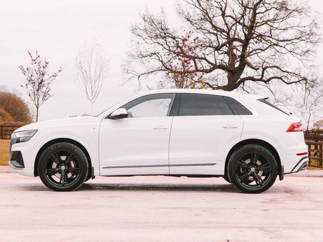 View our AUDI Q8