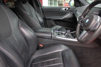 USED 2020 20 BMW X5 3.0 30d M Sport SUV 5dr Diesel Auto xDrive Euro 6 (s/s) (265 ps) - EURO 6 - ULEZ, PRO NAV, HTD/LEATHER, R/CAMERA, DIGITAL COCKPIT, 20" ALLOYS, E/TAILGATE, APPLE/ANDROID CARPLAY, LEDS, CRUISE/LDW, DAB, BLUETOOTH & WIRELESS CHARGER