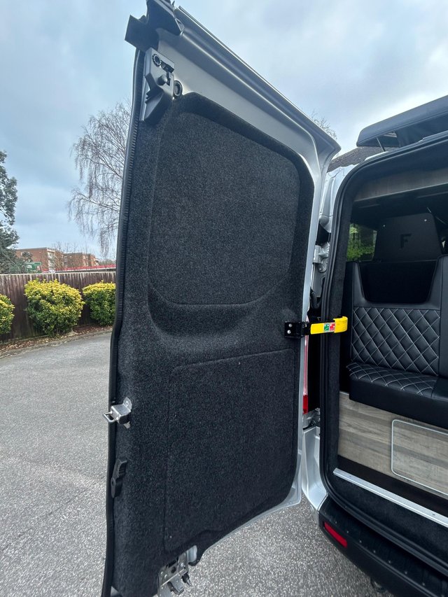 View our FORD TRANSIT CUSTOM