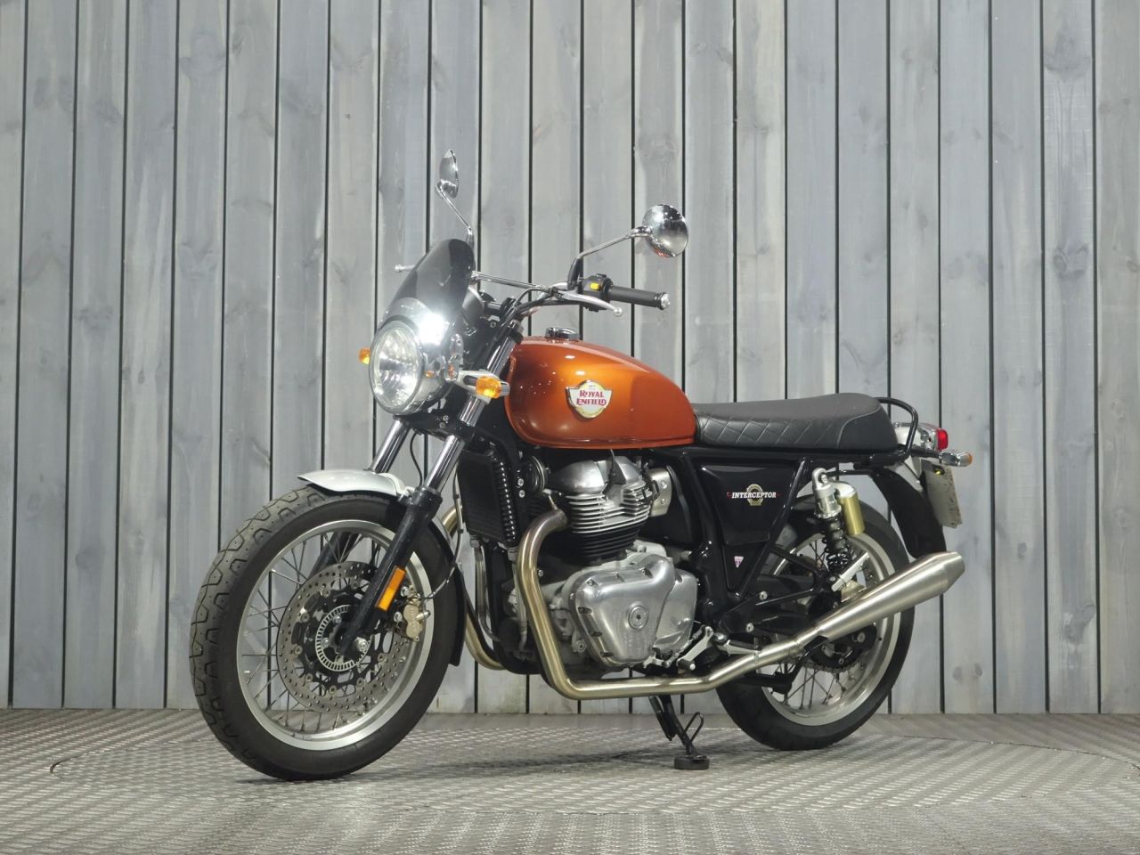 ROYAL ENFIELD INTERCEPTOR 650