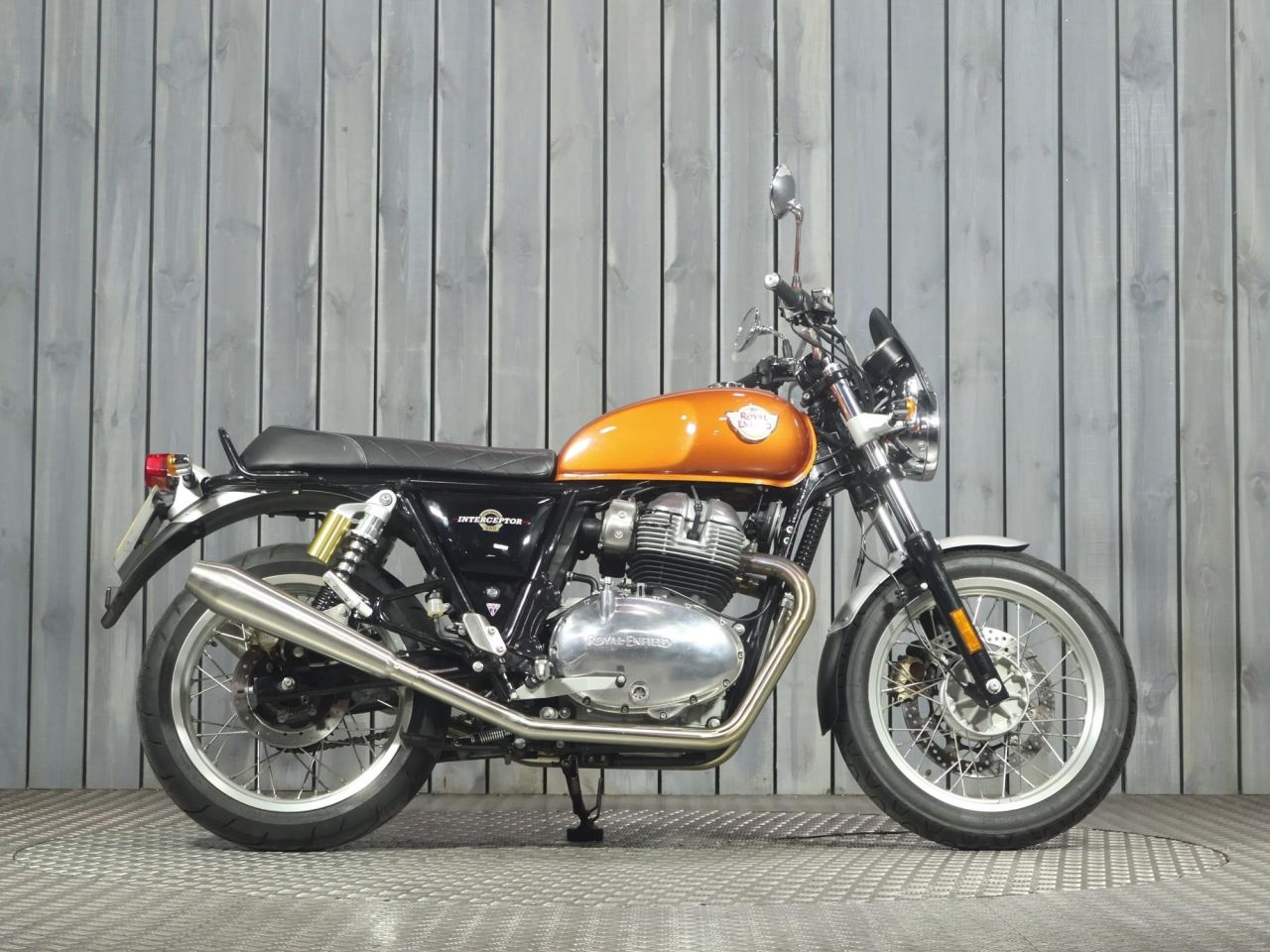 ROYAL ENFIELD INTERCEPTOR 650