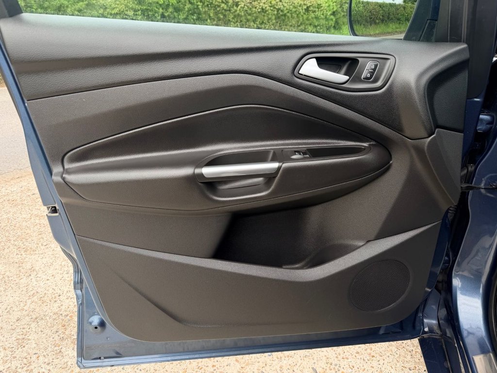 USED 2019 19 FORD KUGA 2.0 TDCi ST-Line SUV 5dr Diesel Powershift Euro 6 (120 ps) 6 Services|R.F Sensors|SatNav|Apple CarPlay/Android Auto|Heated Seats|