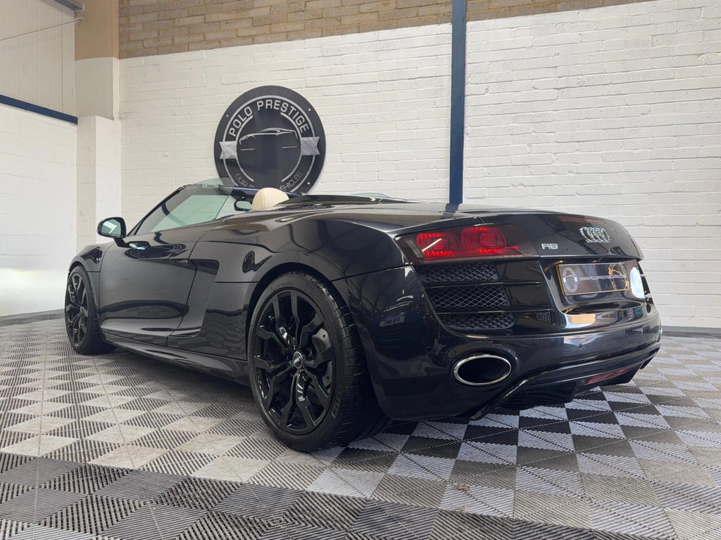 USED 2011 11 AUDI R8 5.2 FSI V10 Spyder R Tronic quattro Euro 4 2dr GREAT COLOUR COMBO