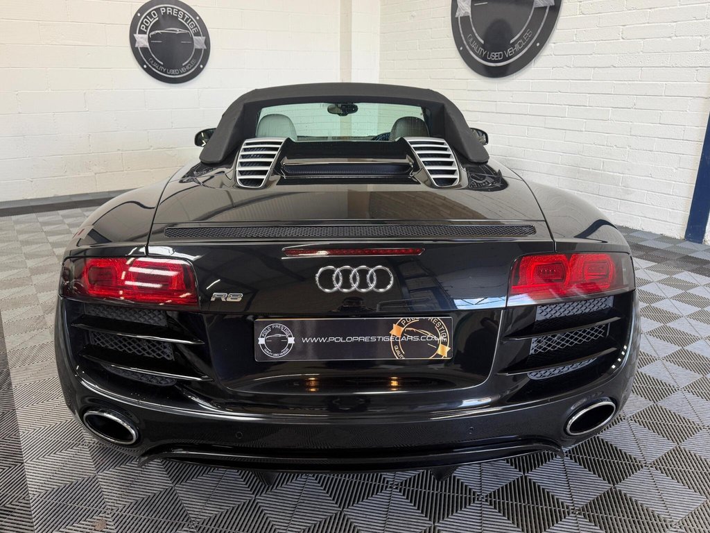 USED 2011 11 AUDI R8 5.2 FSI V10 Spyder R Tronic quattro Euro 4 2dr GREAT COLOUR COMBO