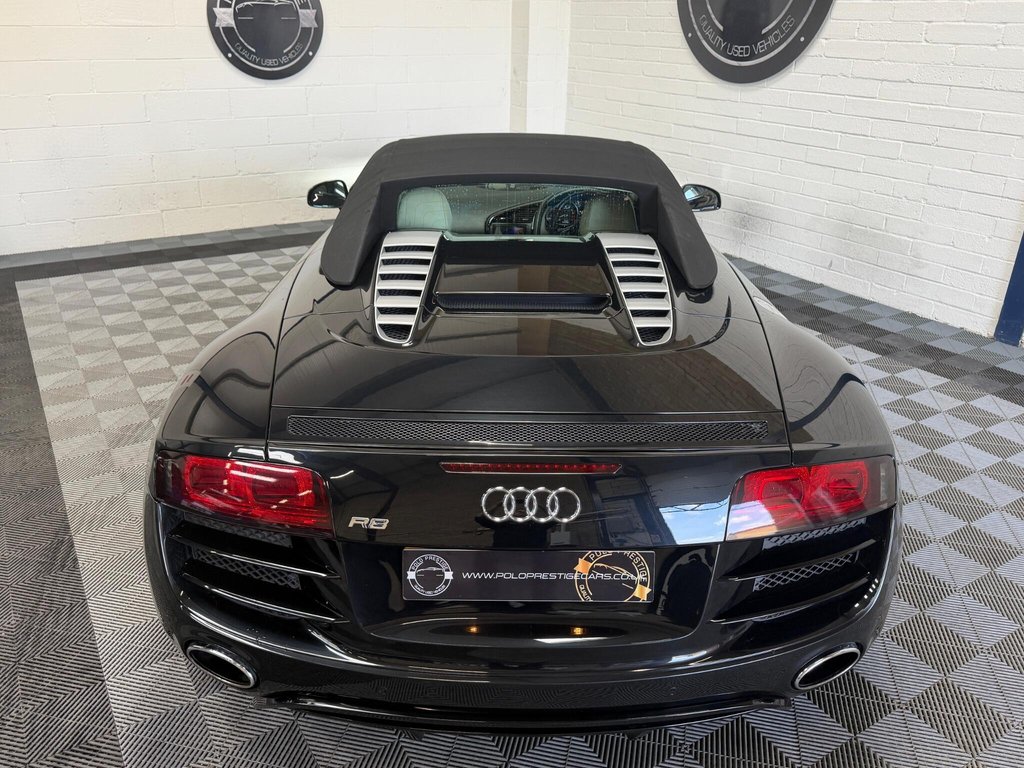 USED 2011 11 AUDI R8 5.2 FSI V10 Spyder R Tronic quattro Euro 4 2dr GREAT COLOUR COMBO