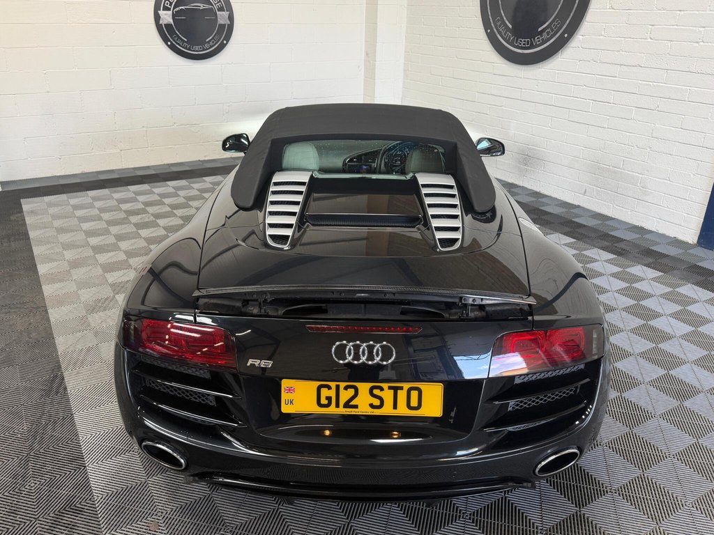 USED 2011 11 AUDI R8 5.2 FSI V10 Spyder R Tronic quattro Euro 4 2dr GREAT COLOUR COMBO