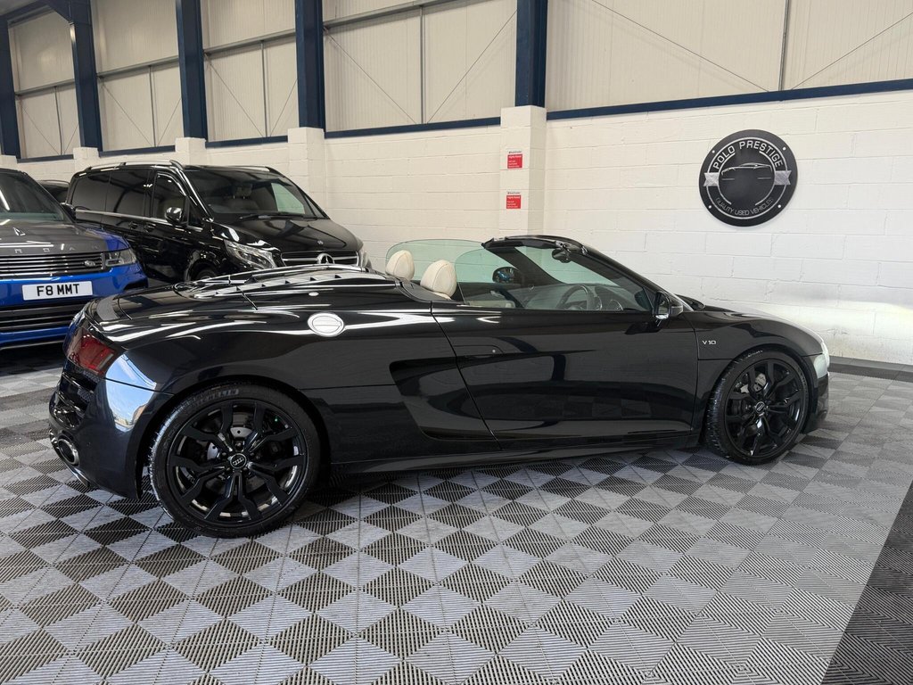 USED 2011 11 AUDI R8 5.2 FSI V10 Spyder R Tronic quattro Euro 4 2dr GREAT COLOUR COMBO