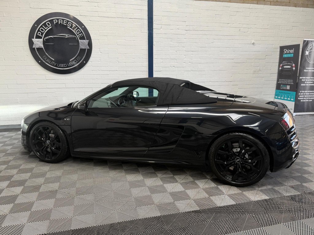 USED 2011 11 AUDI R8 5.2 FSI V10 Spyder R Tronic quattro Euro 4 2dr GREAT COLOUR COMBO