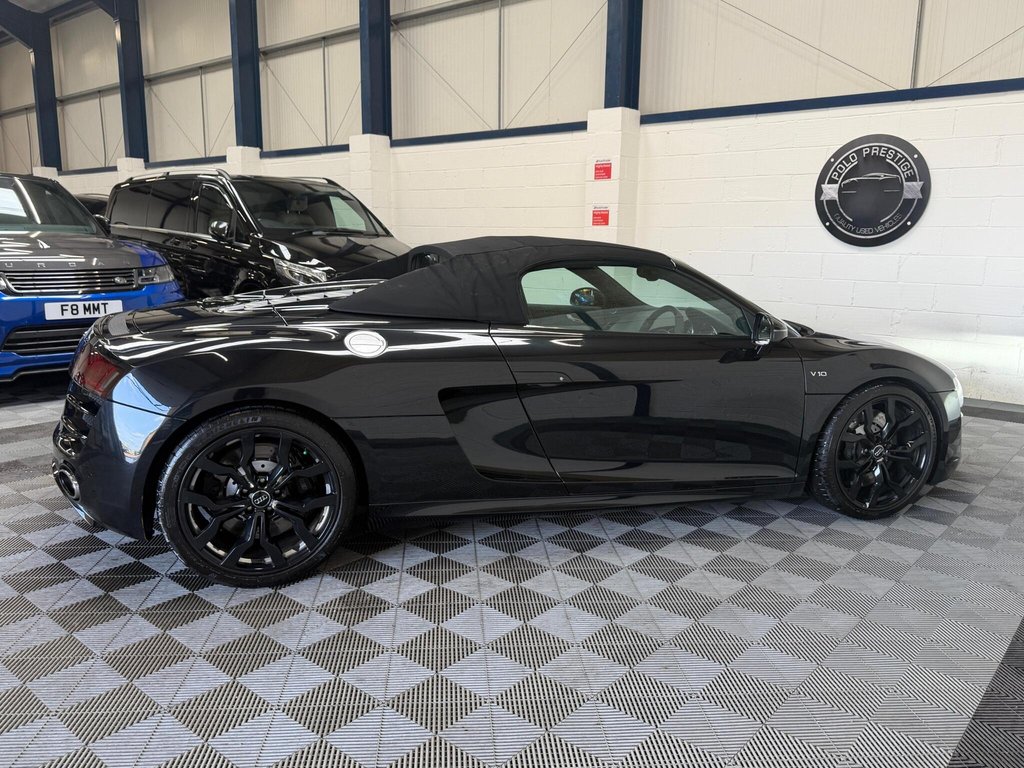 USED 2011 11 AUDI R8 5.2 FSI V10 Spyder R Tronic quattro Euro 4 2dr GREAT COLOUR COMBO