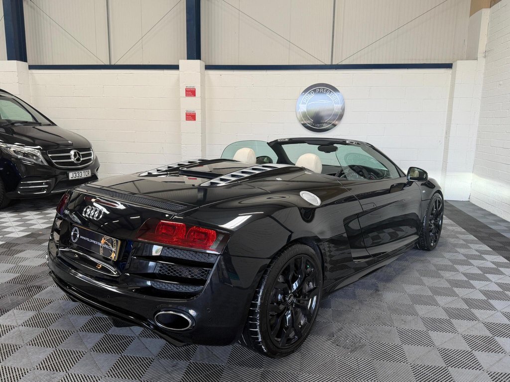 USED 2011 11 AUDI R8 5.2 FSI V10 Spyder R Tronic quattro Euro 4 2dr GREAT COLOUR COMBO