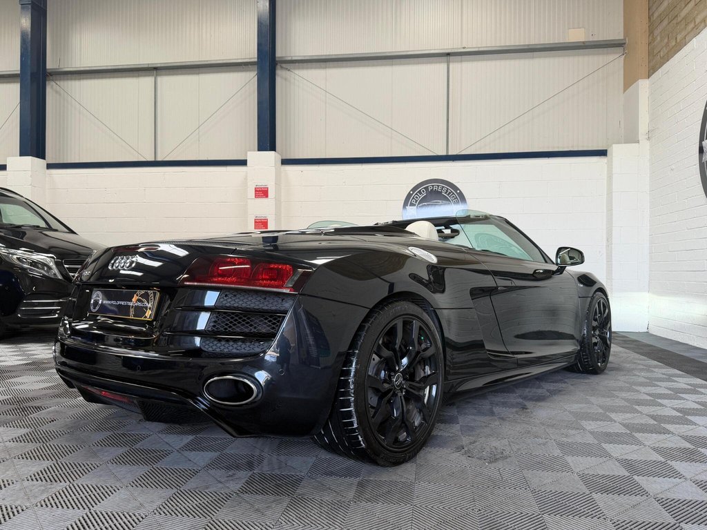 USED 2011 11 AUDI R8 5.2 FSI V10 Spyder R Tronic quattro Euro 4 2dr GREAT COLOUR COMBO