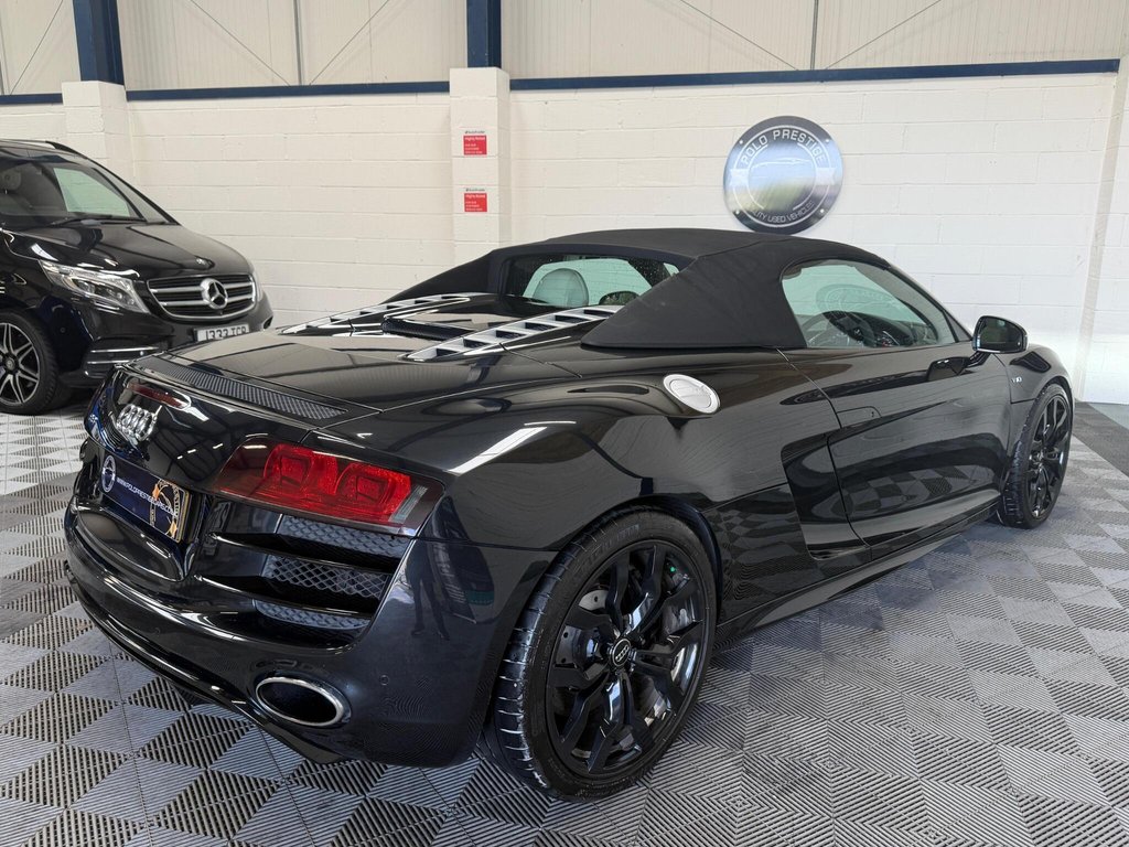 USED 2011 11 AUDI R8 5.2 FSI V10 Spyder R Tronic quattro Euro 4 2dr GREAT COLOUR COMBO