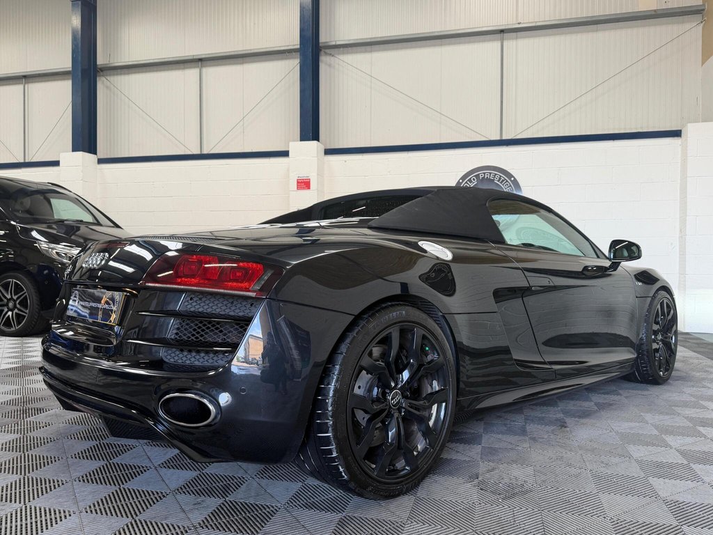 USED 2011 11 AUDI R8 5.2 FSI V10 Spyder R Tronic quattro Euro 4 2dr GREAT COLOUR COMBO