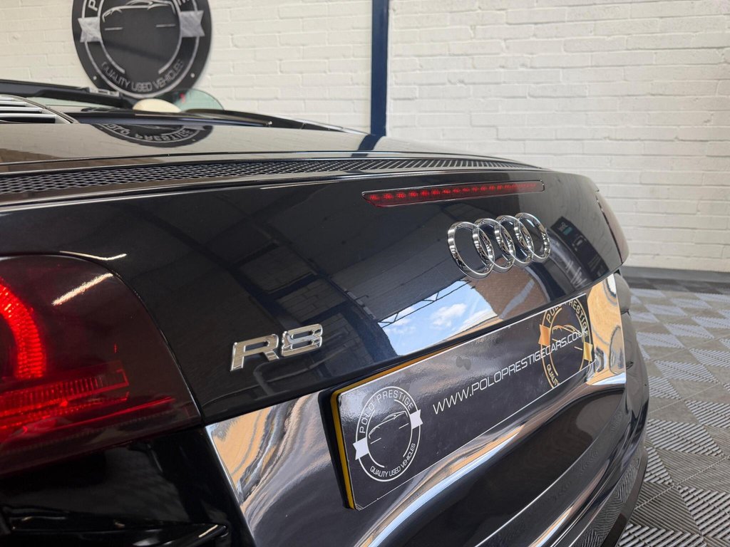 USED 2011 11 AUDI R8 5.2 FSI V10 Spyder R Tronic quattro Euro 4 2dr GREAT COLOUR COMBO