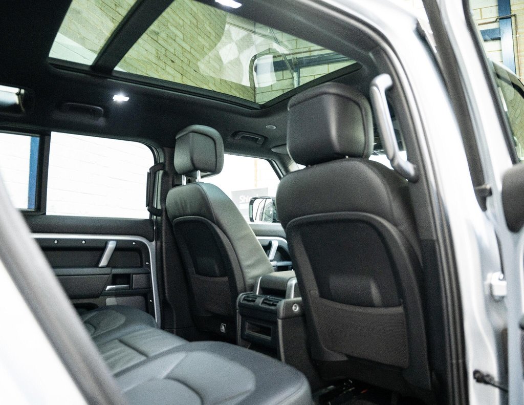 USED 2024 24 LAND ROVER DEFENDER 110 3.0 D300 MHEV X-Dynamic HSE Auto 4WD Euro 6 (s/s) 5dr GREAT CONDITION AND SPEC