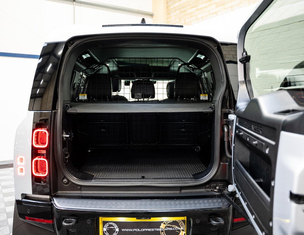 USED 2024 24 LAND ROVER DEFENDER 110 3.0 D300 MHEV X-Dynamic HSE Auto 4WD Euro 6 (s/s) 5dr GREAT CONDITION AND SPEC