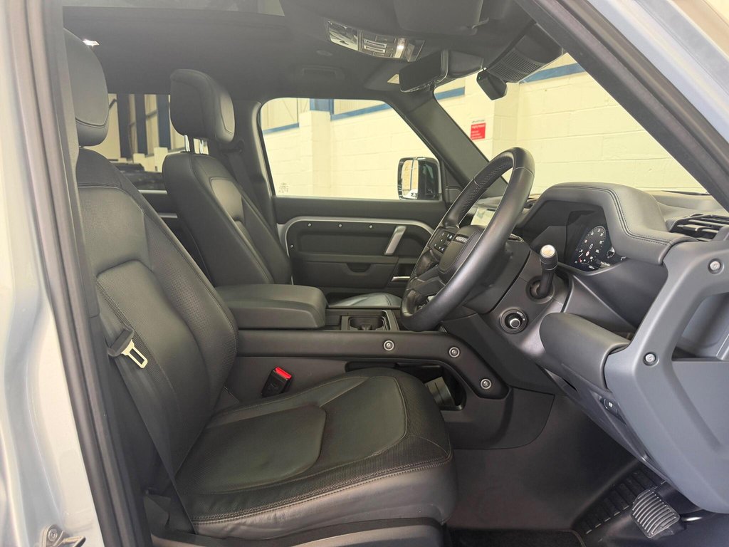 USED 2024 24 LAND ROVER DEFENDER 110 3.0 D300 MHEV X-Dynamic HSE Auto 4WD Euro 6 (s/s) 5dr GREAT CONDITION AND SPEC