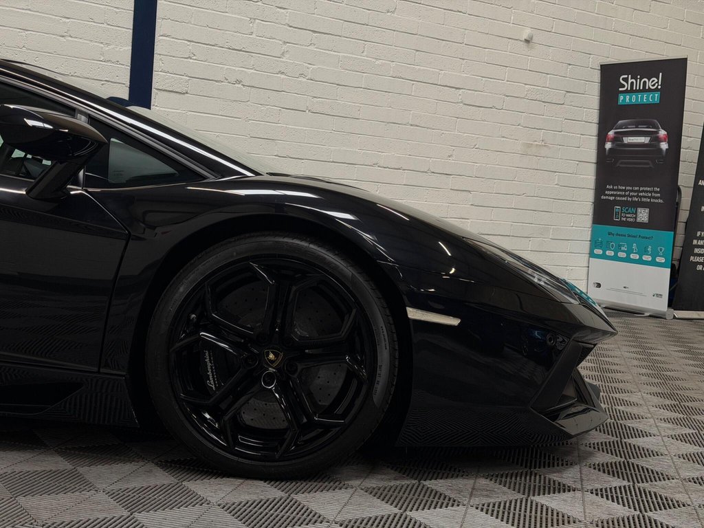 USED 2011 61 LAMBORGHINI AVENTADOR 6.5 V12 LP 700-4 ISR 4WD Euro 5 2dr FULL SERVICE HISTORY|LIFT