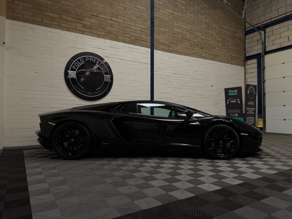 USED 2011 61 LAMBORGHINI AVENTADOR 6.5 V12 LP 700-4 ISR 4WD Euro 5 2dr FULL SERVICE HISTORY|LIFT