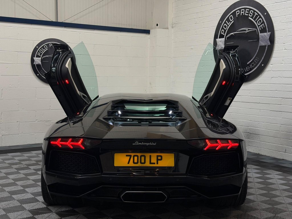 USED 2011 61 LAMBORGHINI AVENTADOR 6.5 V12 LP 700-4 ISR 4WD Euro 5 2dr FULL SERVICE HISTORY|LIFT