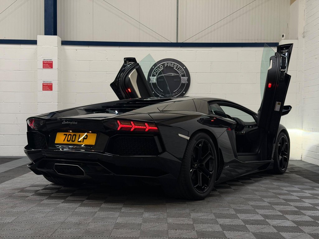 USED 2011 61 LAMBORGHINI AVENTADOR 6.5 V12 LP 700-4 ISR 4WD Euro 5 2dr FULL SERVICE HISTORY|LIFT