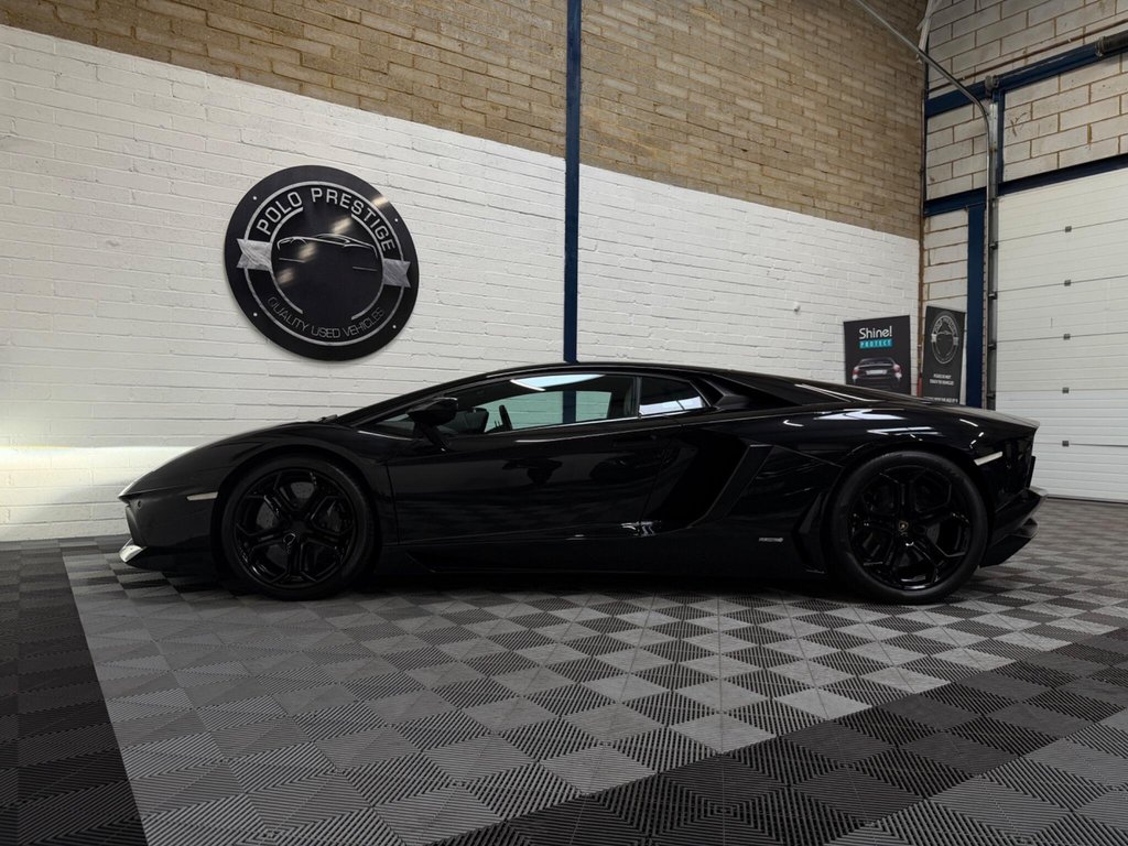 USED 2011 61 LAMBORGHINI AVENTADOR 6.5 V12 LP 700-4 ISR 4WD Euro 5 2dr FULL SERVICE HISTORY|LIFT