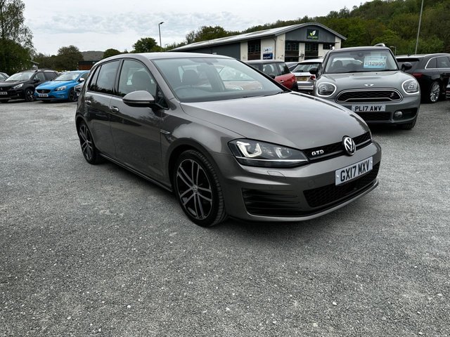 View our VOLKSWAGEN GOLF