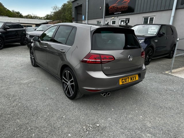 View our VOLKSWAGEN GOLF