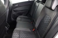 USED 2020 70 VOLKSWAGEN GOLF 2.0 TDI R-Line Hatchback 5dr Diesel DSG Euro 6 (s/s) (150 ps) 1 OWNER, SATNAV, APPLE CARPLAY