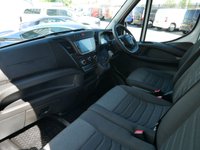 USED 2025 75 IVECO DAILY 2.3D 35S14 136 BHP MEDIUM HIGH ROOF BUSINESS AUTOMATIC AUTOMATIC | MEDIUM | BUSINESS PACK