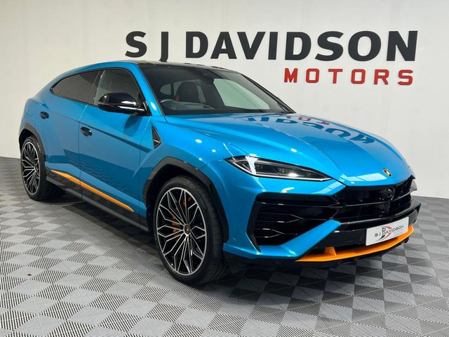 2025 LAMBORGHINI URUS
