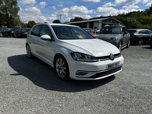 View our VOLKSWAGEN GOLF