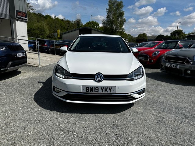View our VOLKSWAGEN GOLF