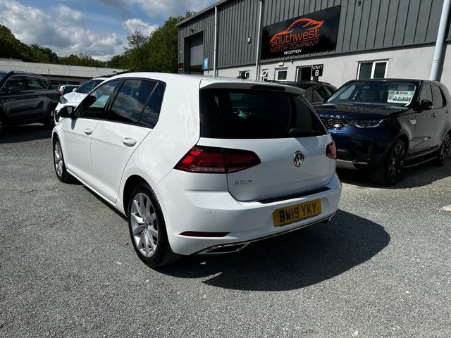 View our VOLKSWAGEN GOLF