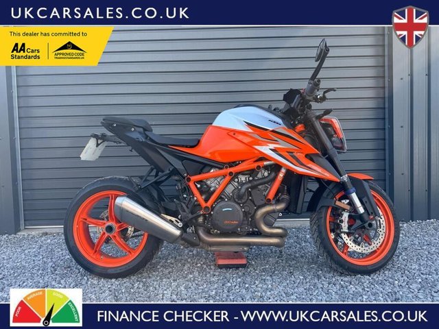 View our KTM 1290 Super Duke R 1250 EVO Naked Petrol Manual X-Ring Euro 5 (179 ps)