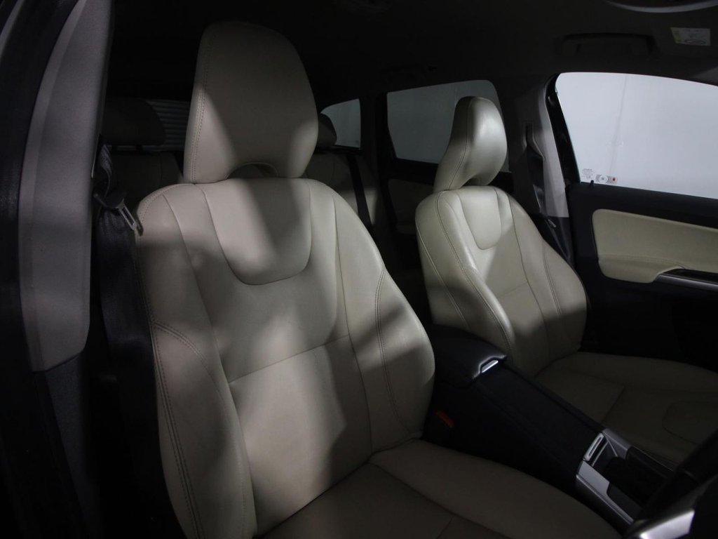 USED 2015 65 VOLVO XC60 2.4 D5 SE Lux Nav SUV 5dr Diesel Auto AWD Euro 6 (s/s) (220 ps) 