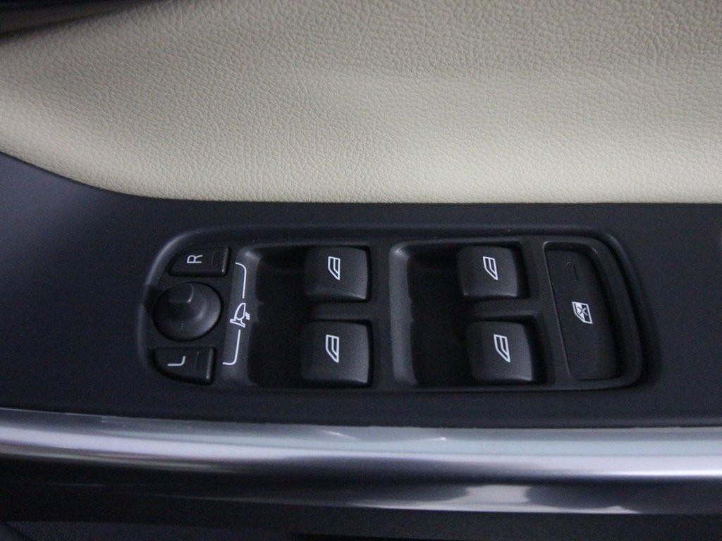 USED 2015 65 VOLVO XC60 2.4 D5 SE Lux Nav SUV 5dr Diesel Auto AWD Euro 6 (s/s) (220 ps) 