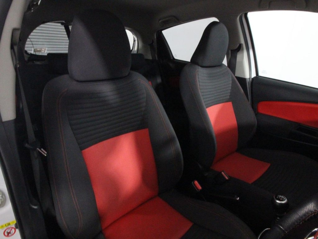 USED 2014 64 TOYOTA YARIS 1.33 Dual VVT-i Sport Hatchback 5dr Petrol Manual Euro 5 Euro 5 (99 ps) 