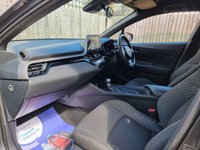 USED 2023 TOYOTA C-HR 1.8 VVT-h GPF Icon SUV 5dr Petrol Hybrid CVT Euro 6 (s/s) (122 ps) ** WE OFFER FINANCE ON THIS CAR **